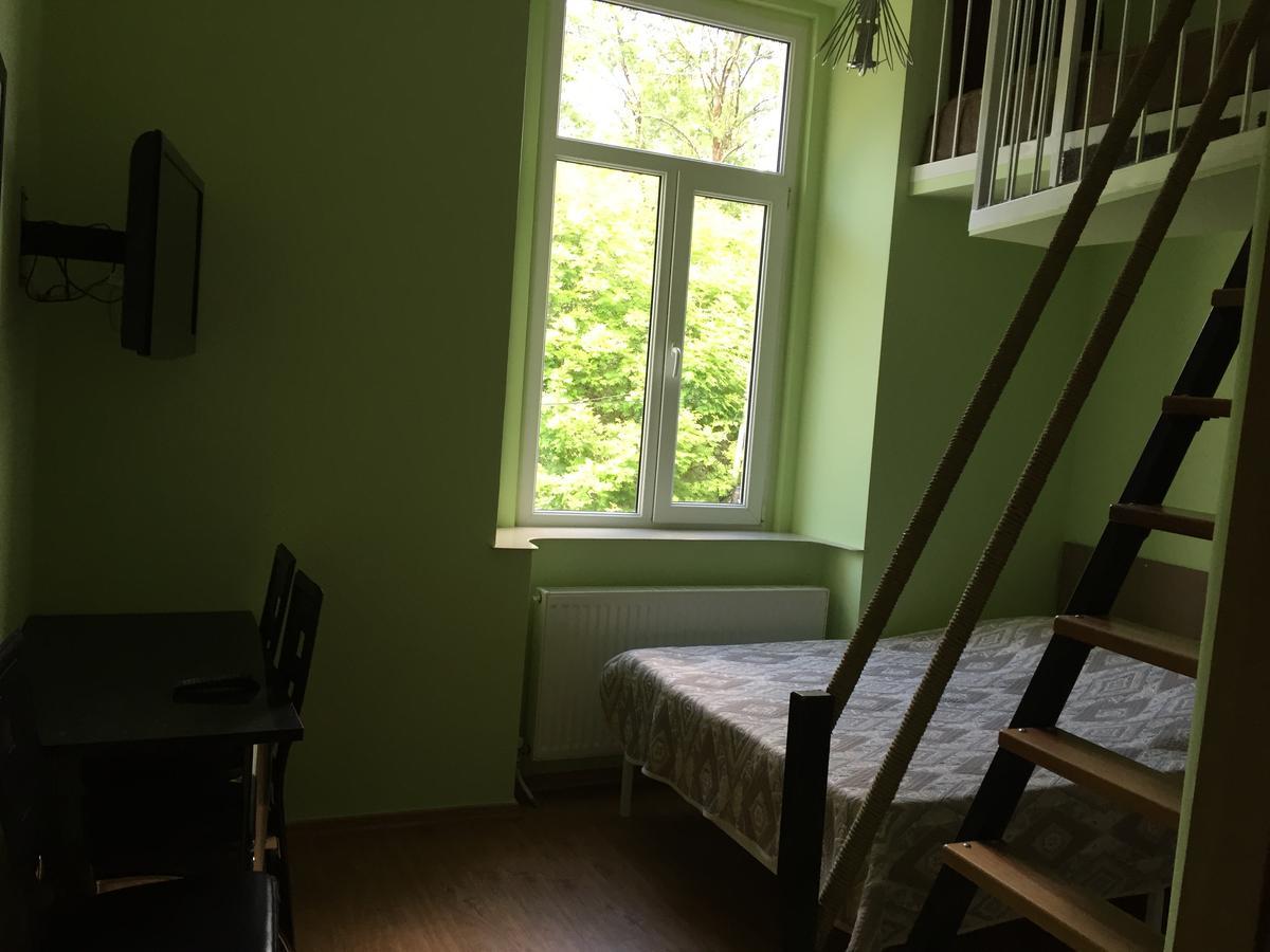 Hotel R And B à Bordjomi Extérieur photo