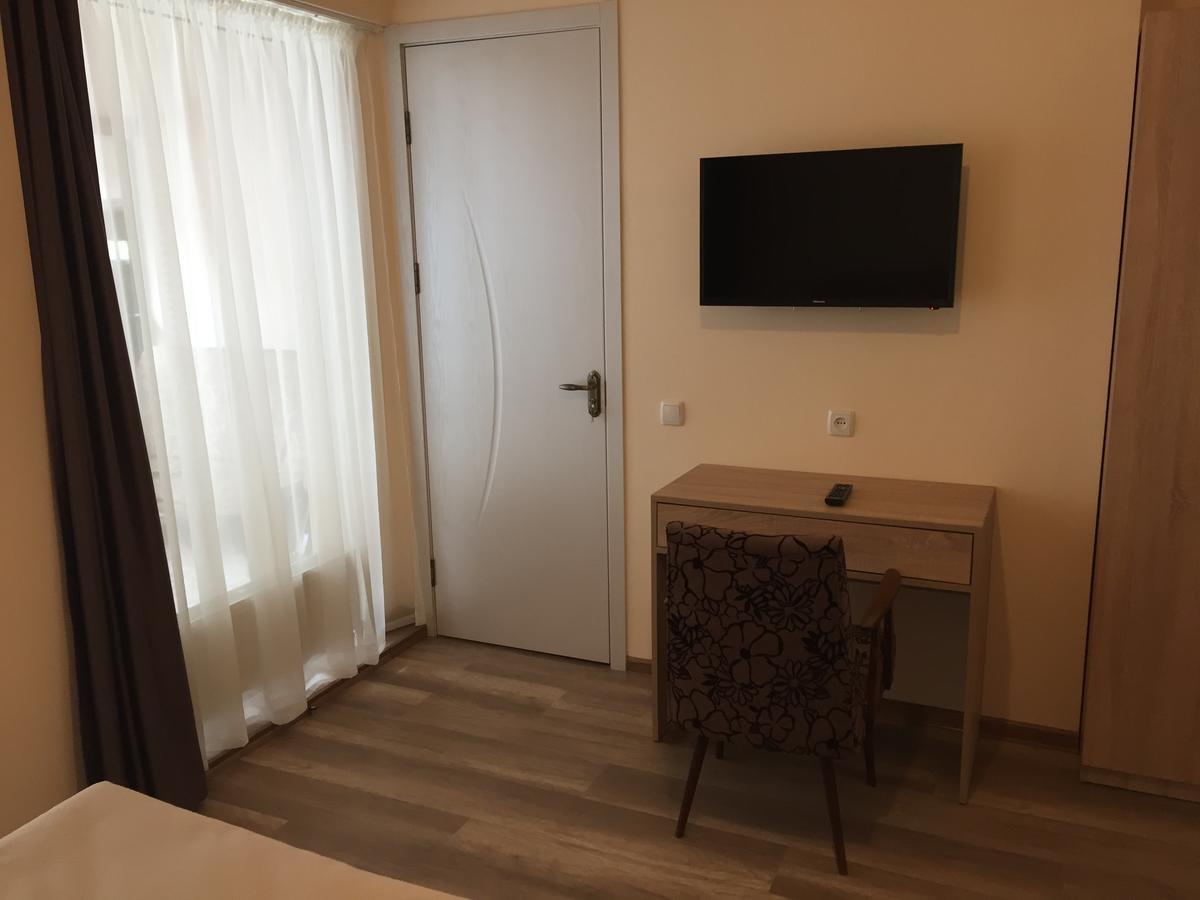 Hotel R And B à Bordjomi Extérieur photo