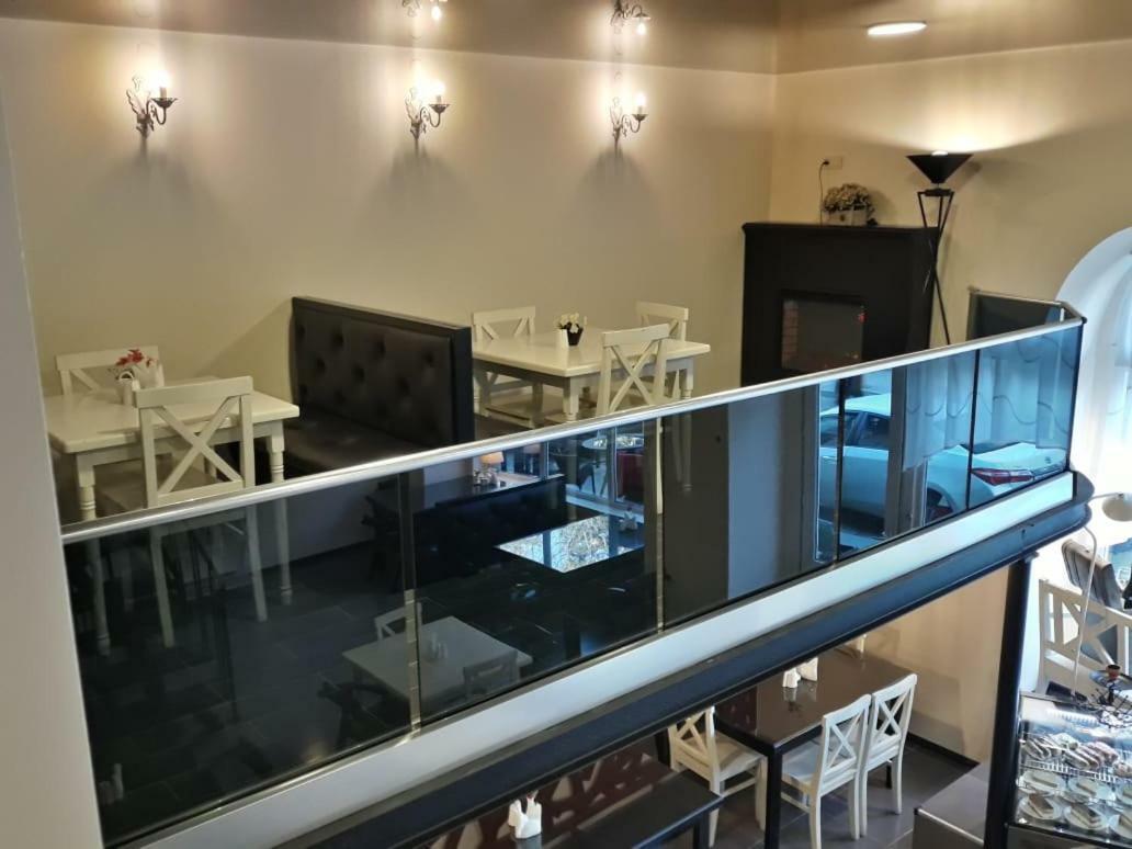 Hotel R And B à Bordjomi Extérieur photo